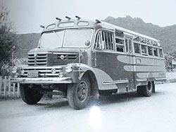 当時のボンネットバス